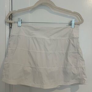 Lululemon White Pace Rival Mid-Rise Skirt. Size 8. New and never worn.